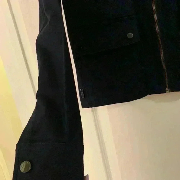 Lolë woman’s navy blue Dakota full  zip jacket. Fall season start - Picture 7 of 10